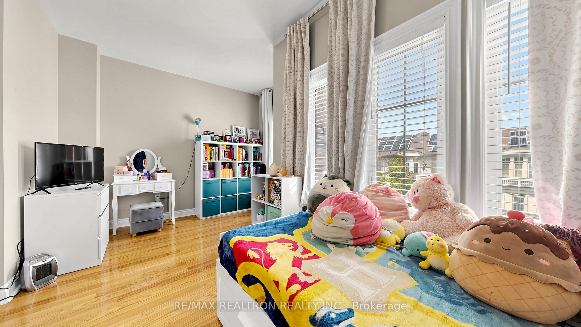 Photo 37 of 55 Bristlewood Crescent, Vaughan, Patterson — HOMEH