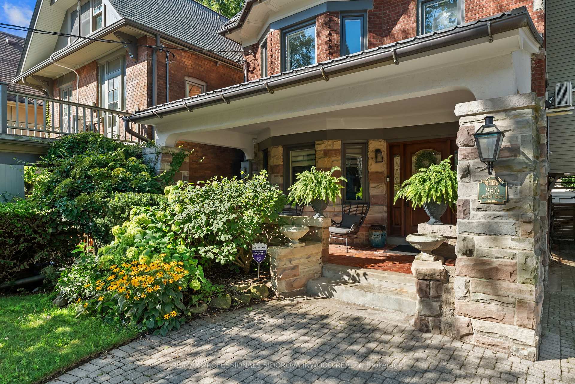 Photo 3 of 260 Indian Road, Toronto, High Park-Swansea — HOMEH