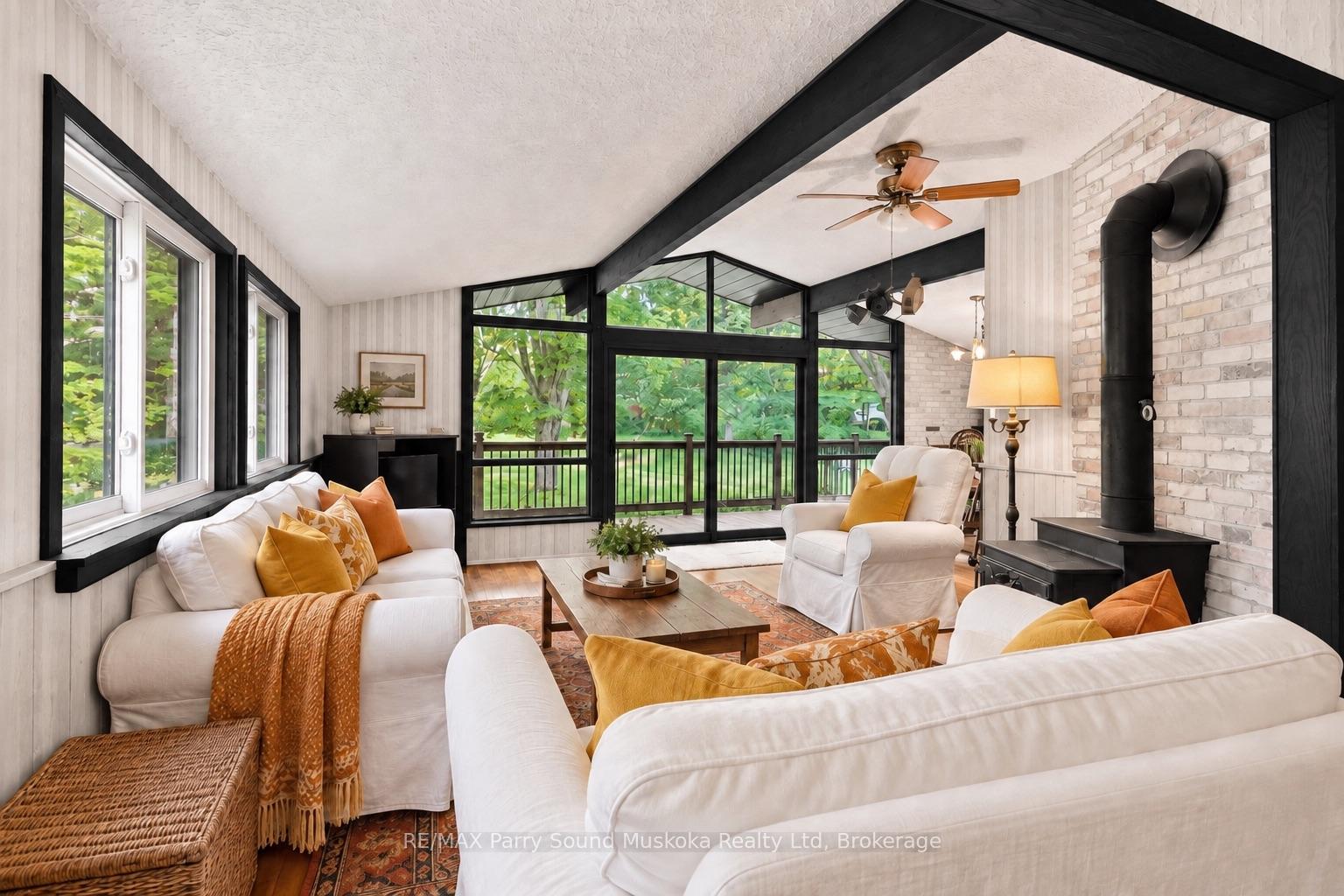 Photo 4 of 10 Magor Drive, Seguin — HOMEH