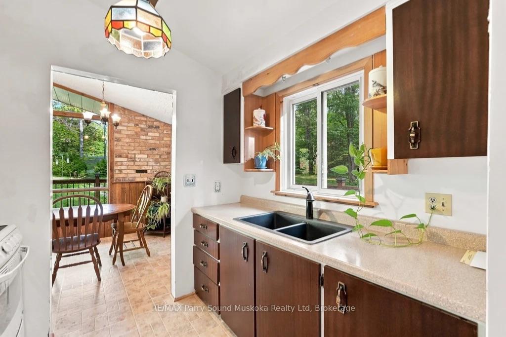 Photo 11 of 10 Magor Drive, Seguin — HOMEH