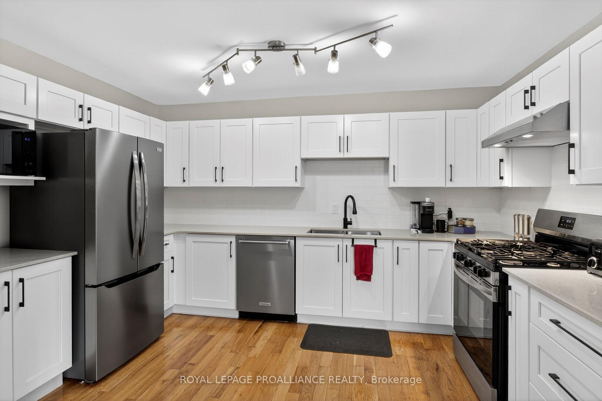 Photo 7 of 644 Trailview Drive, Peterborough, Ashburnham Ward 4 — HOMEH