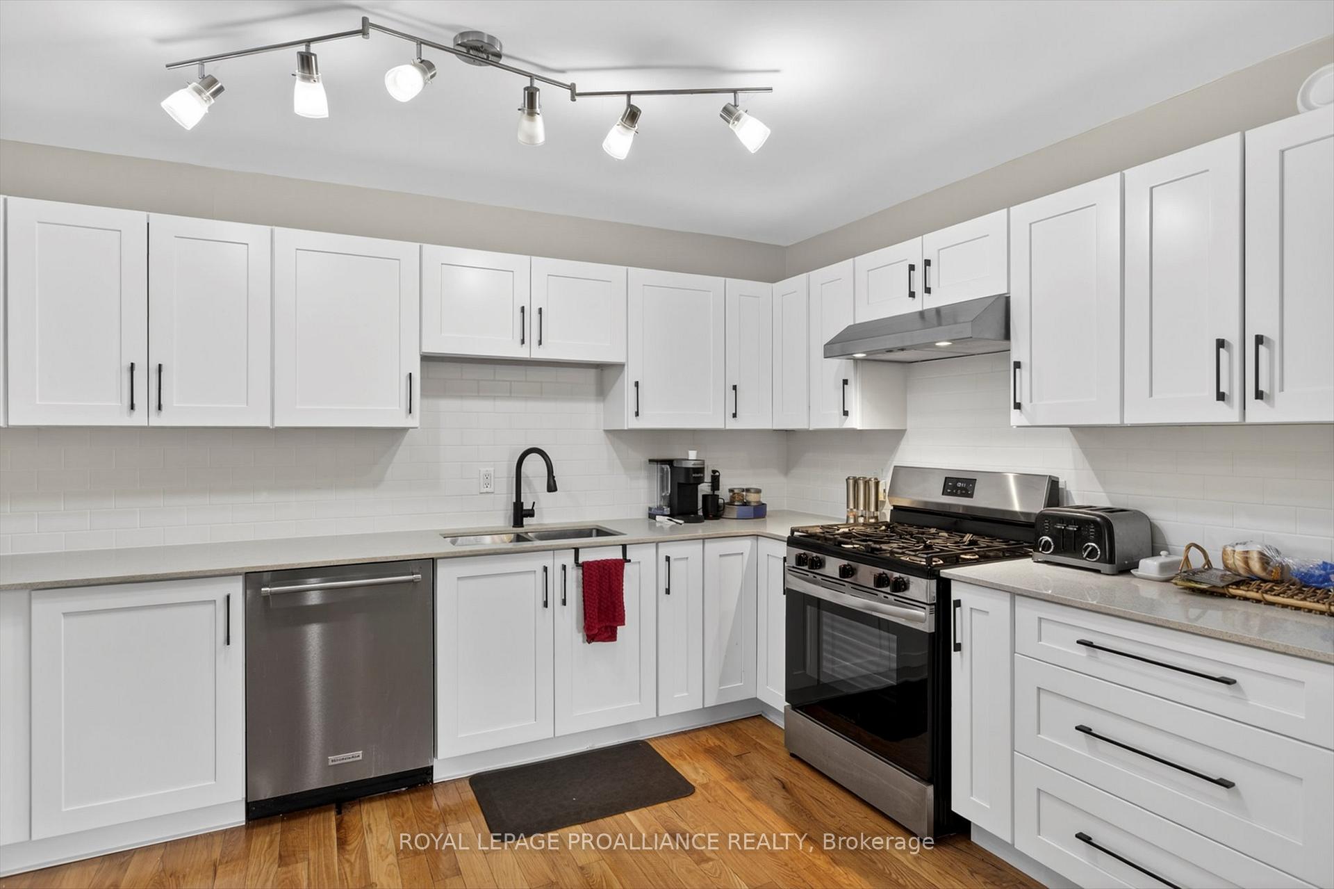 Photo 8 of 644 Trailview Drive, Peterborough, Ashburnham Ward 4 — HOMEH