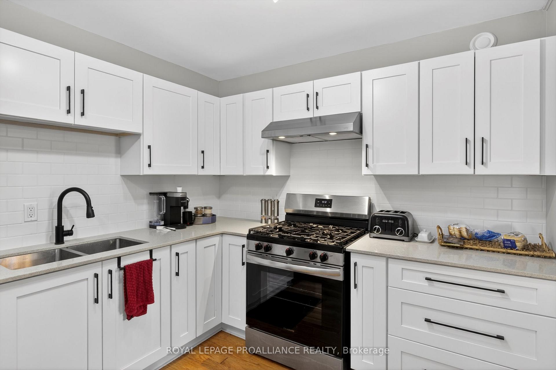 Photo 10 of 644 Trailview Drive, Peterborough, Ashburnham Ward 4 — HOMEH