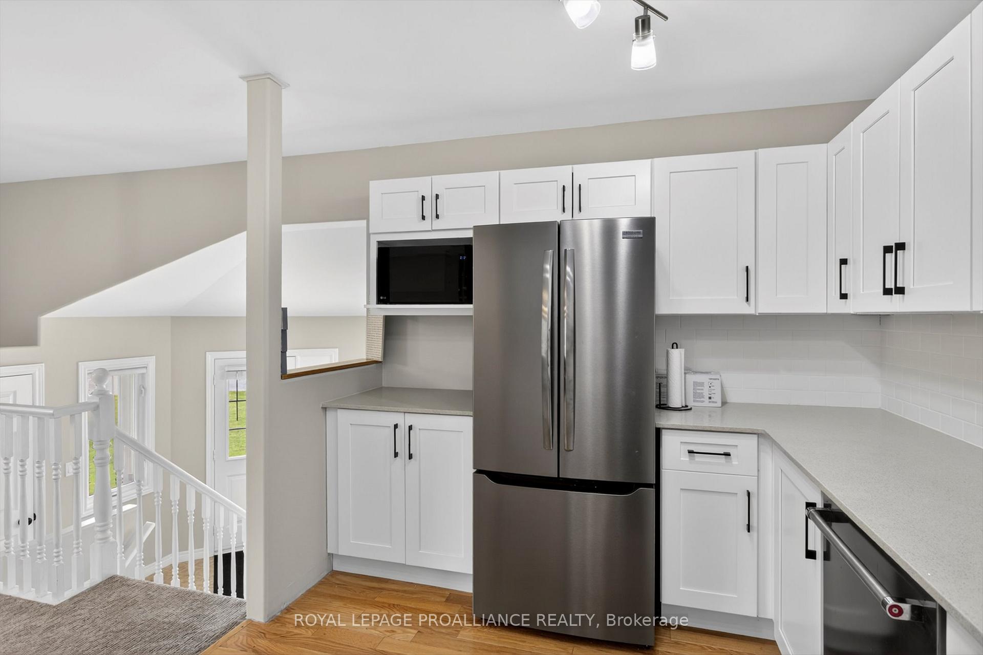Photo 12 of 644 Trailview Drive, Peterborough, Ashburnham Ward 4 — HOMEH