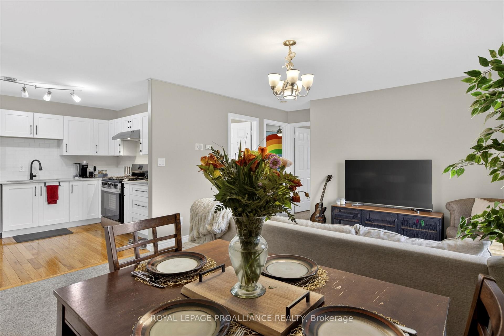 Photo 15 of 644 Trailview Drive, Peterborough, Ashburnham Ward 4 — HOMEH