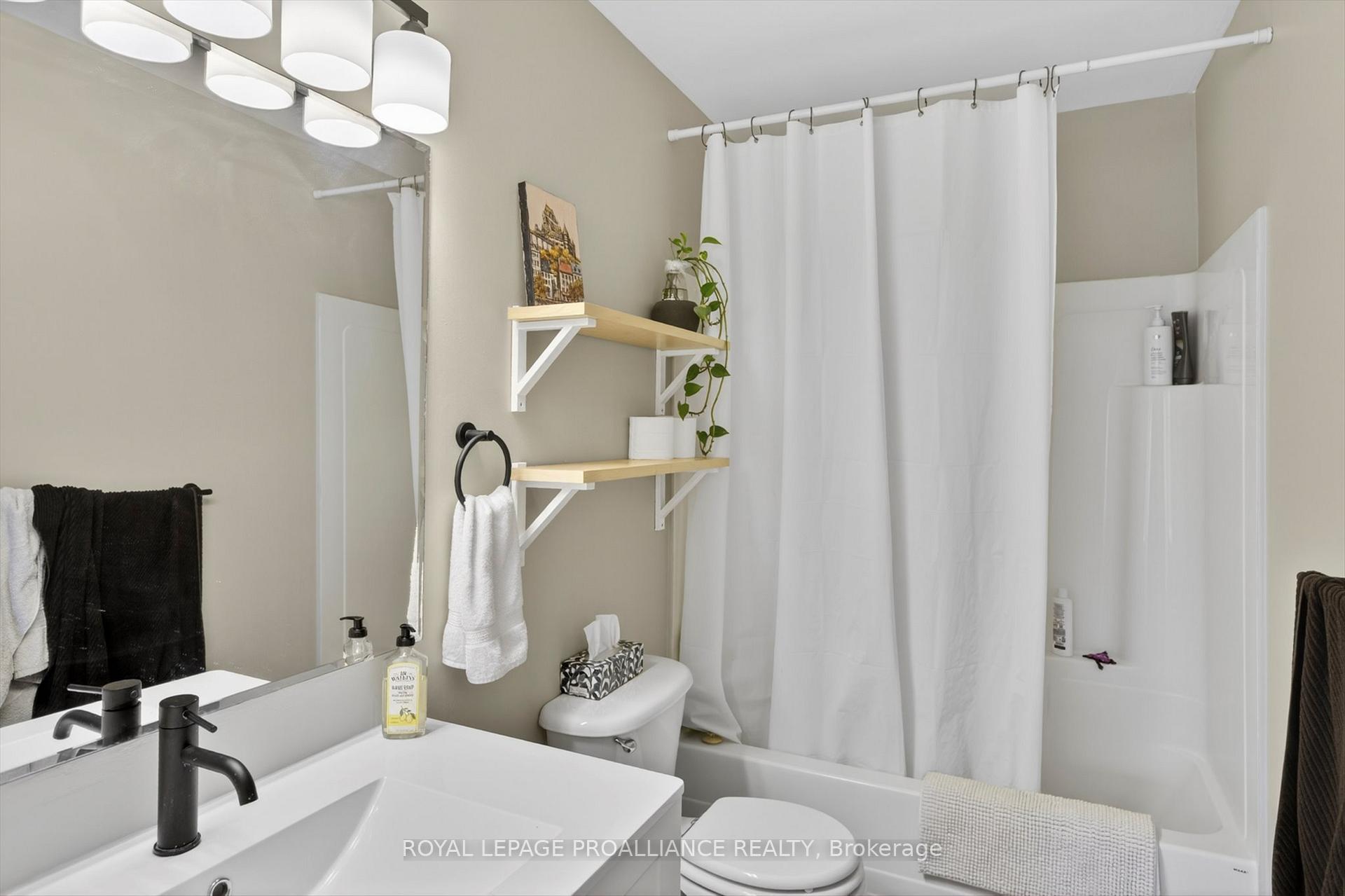 Photo 23 of 644 Trailview Drive, Peterborough, Ashburnham Ward 4 — HOMEH