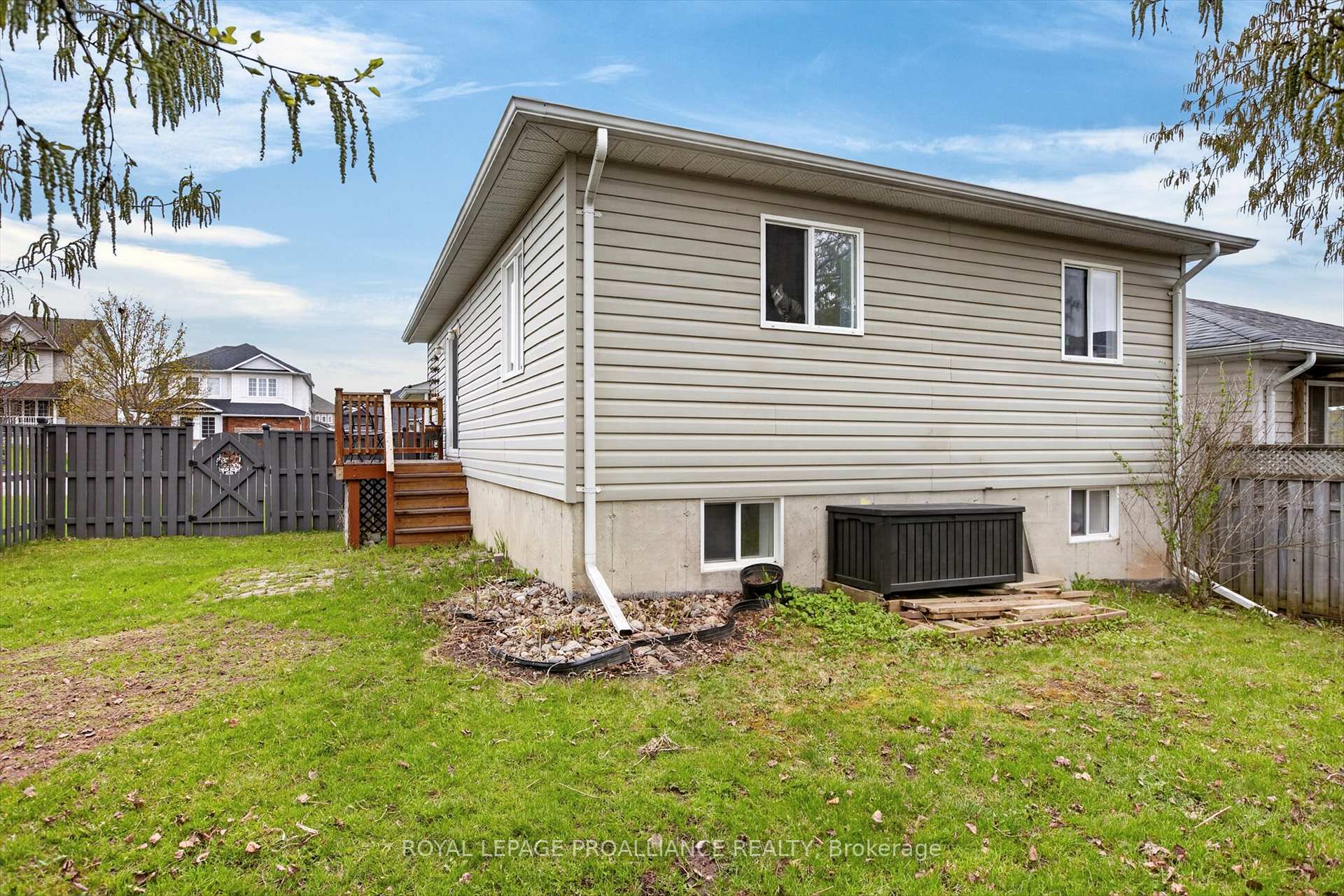 Photo 36 of 644 Trailview Drive, Peterborough, Ashburnham Ward 4 — HOMEH