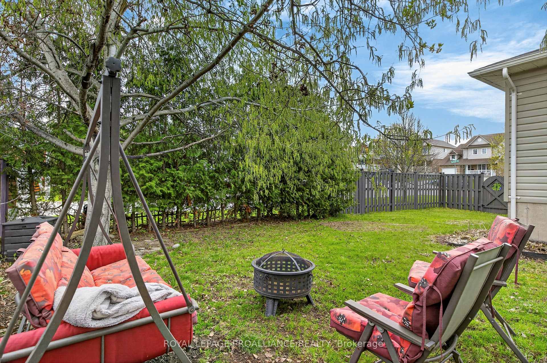 Photo 45 of 644 Trailview Drive, Peterborough, Ashburnham Ward 4 — HOMEH