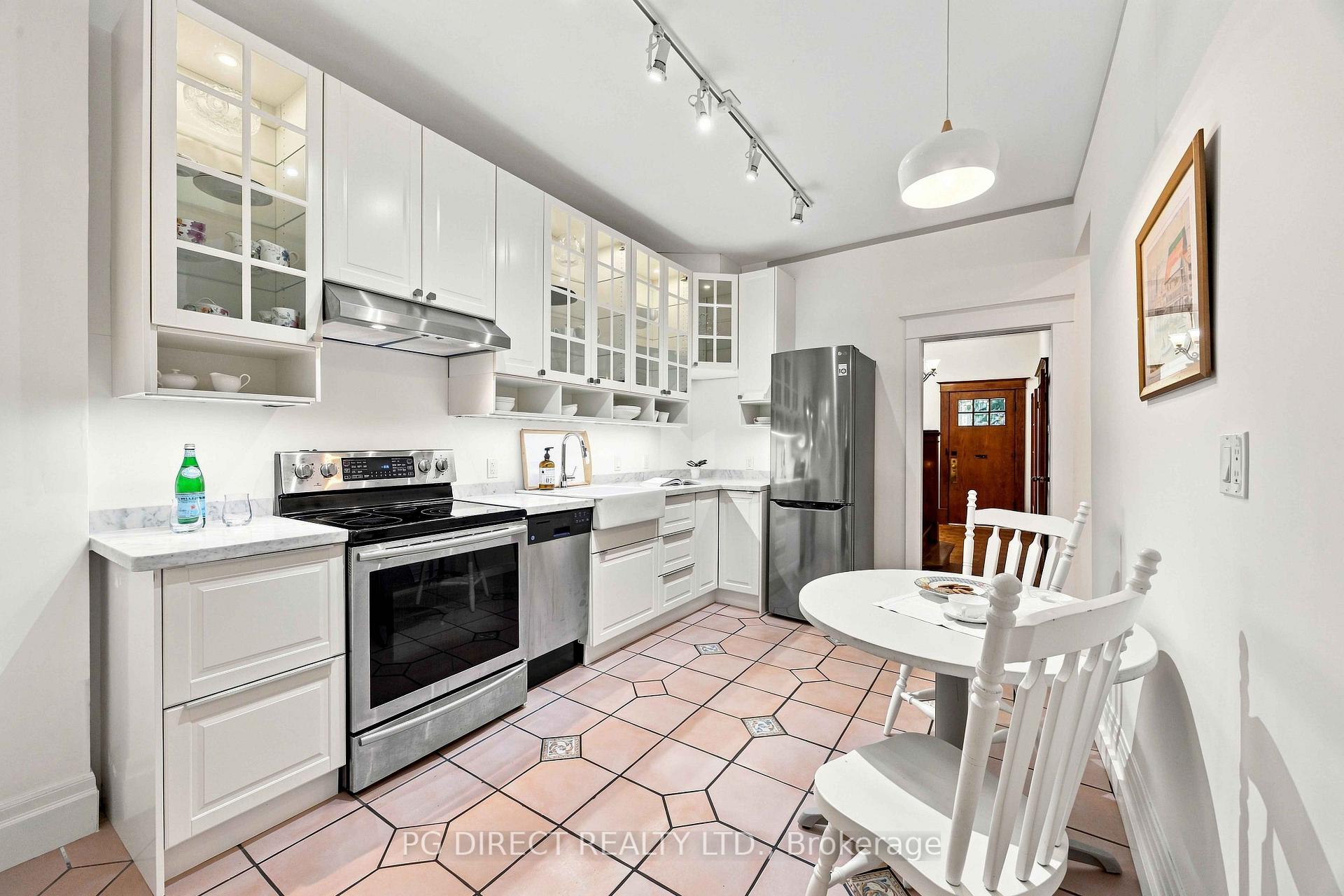 Photo 4 of 13 Evelyn Crescent, Toronto, High Park North — HOMEH