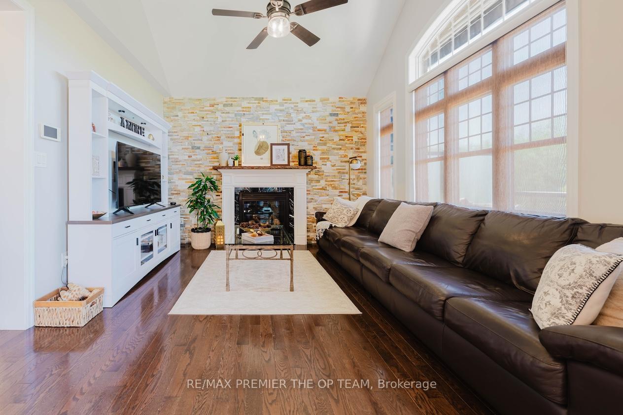 Photo 14 of 22 Adelia Place, King, King City — HOMEH