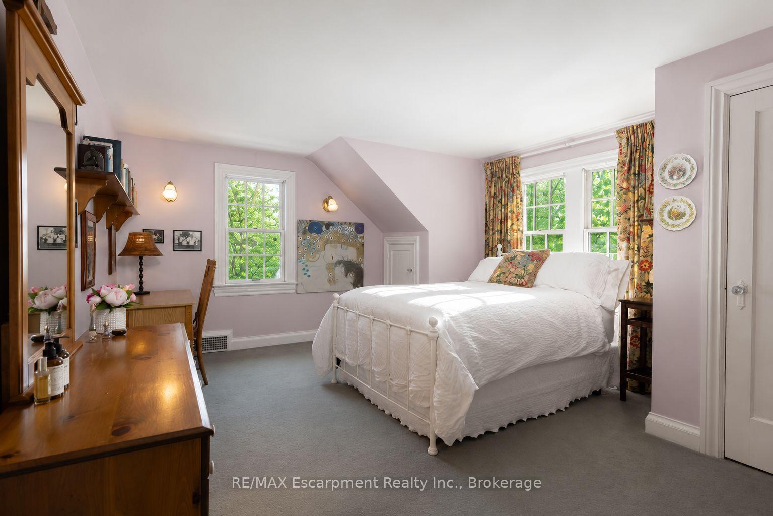 Photo 13 of 74 Howard Avenue, Oakville, Old Oakville — HOMEH