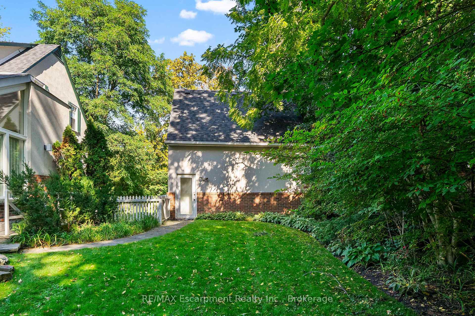 Photo 16 of 74 Howard Avenue, Oakville, Old Oakville — HOMEH