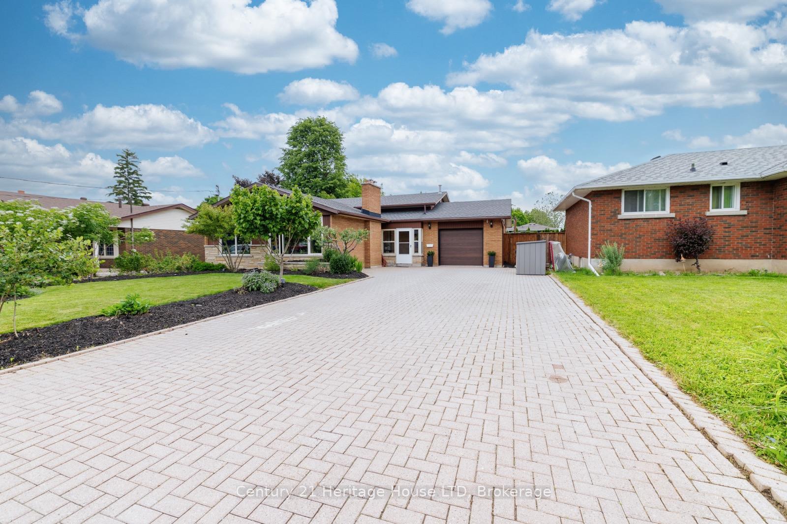 Photo 3 of 14 Stanley Street, St. Catharines, Vine/Linwell — HOMEH