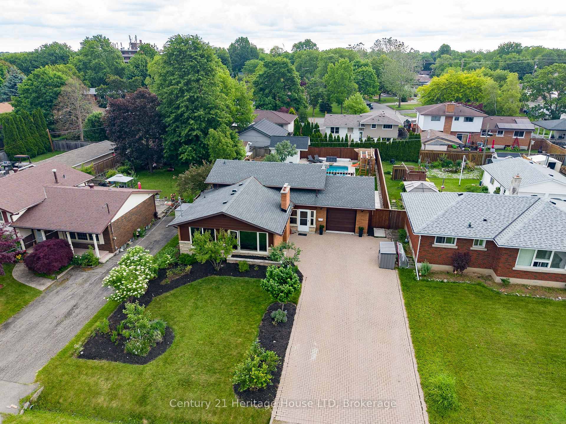 Photo 5 of 14 Stanley Street, St. Catharines, Vine/Linwell — HOMEH
