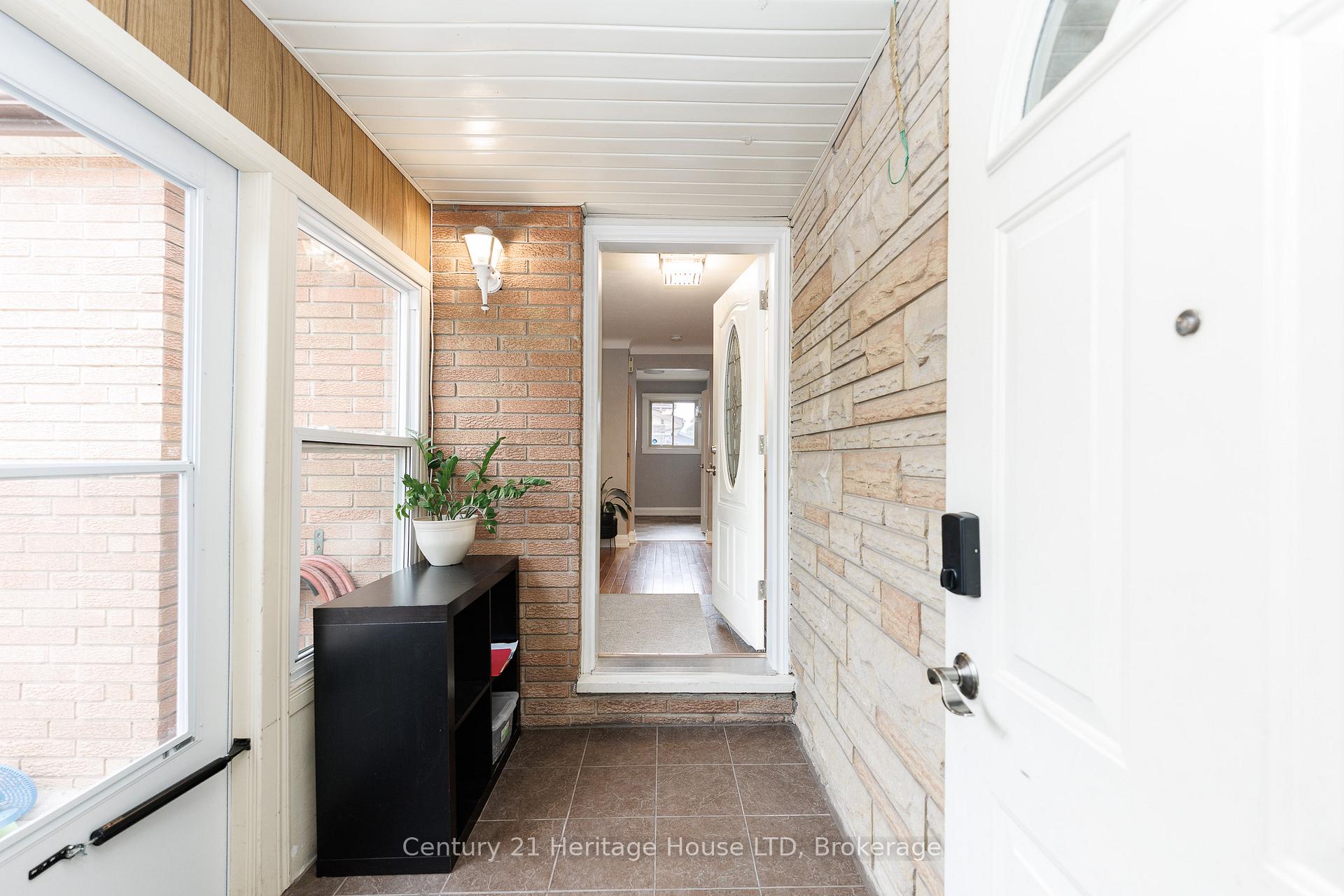 Photo 6 of 14 Stanley Street, St. Catharines, Vine/Linwell — HOMEH