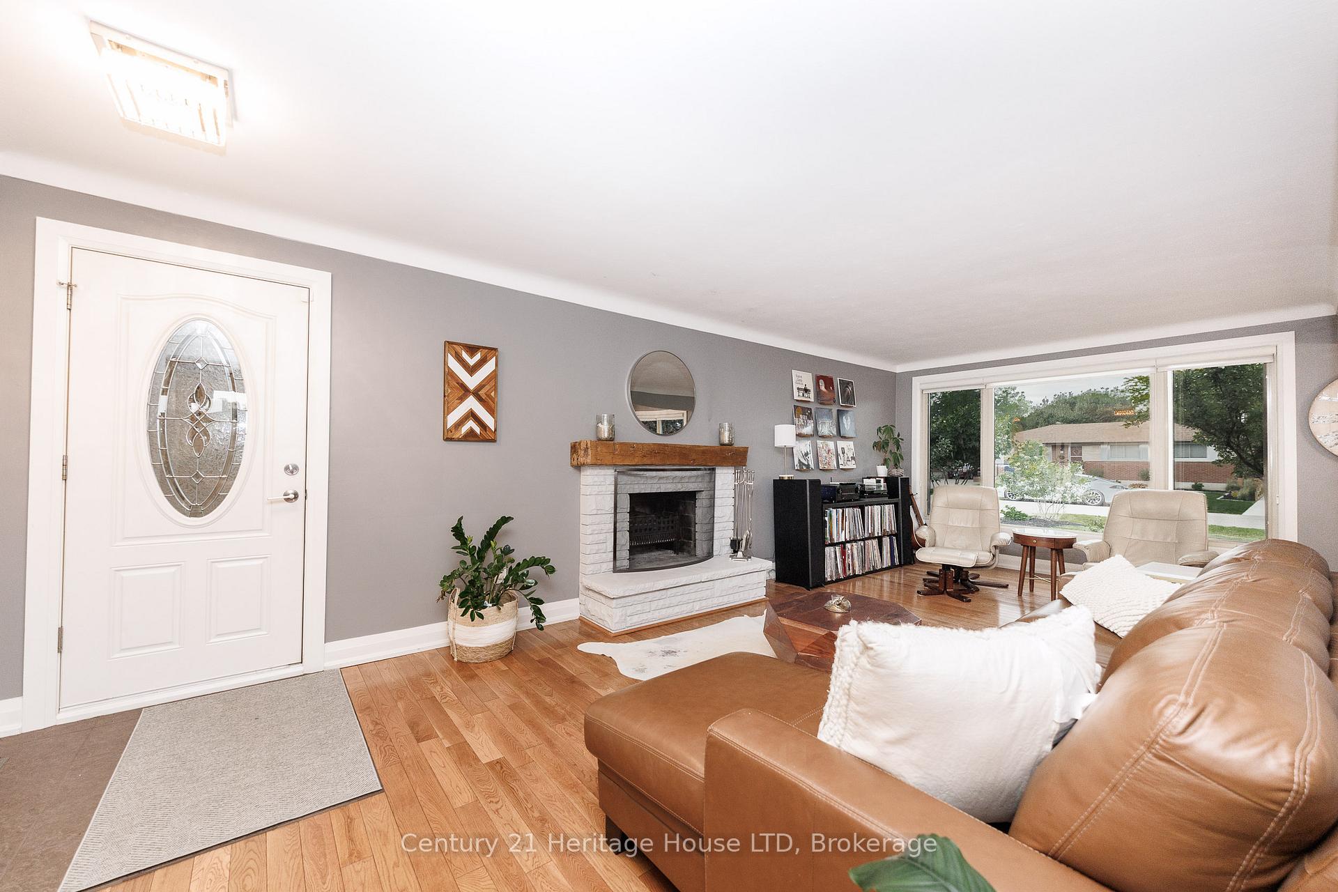Photo 8 of 14 Stanley Street, St. Catharines, Vine/Linwell — HOMEH