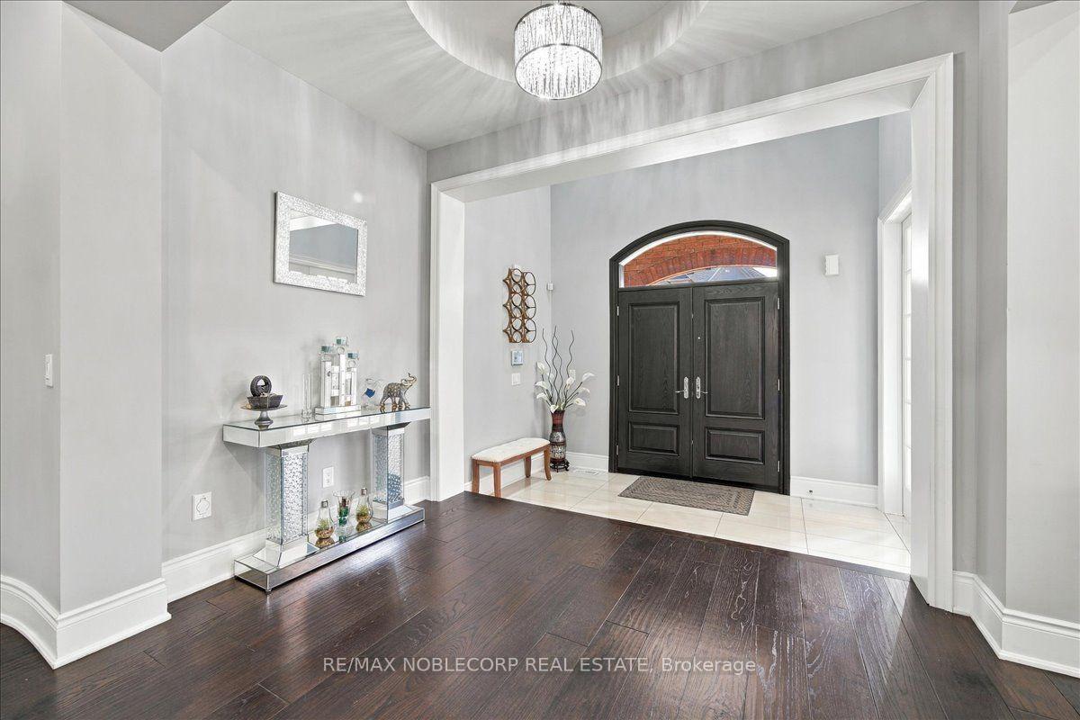 Photo 5 of 15 Degrey Drive, Brampton, Bram East — HOMEH