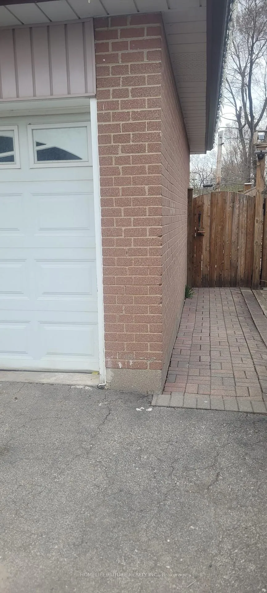 Photo 2 of Unit Bsmt, 54 Brookland Drive, Brampton, Avondale — HOMEH