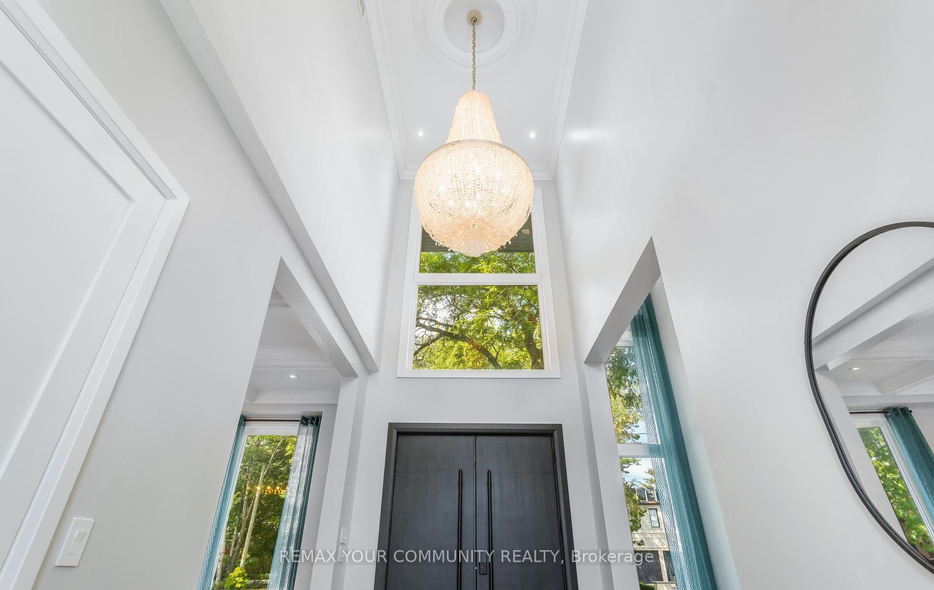 Photo 5 of 606 Stephens Crescent, Oakville, West — HOMEH