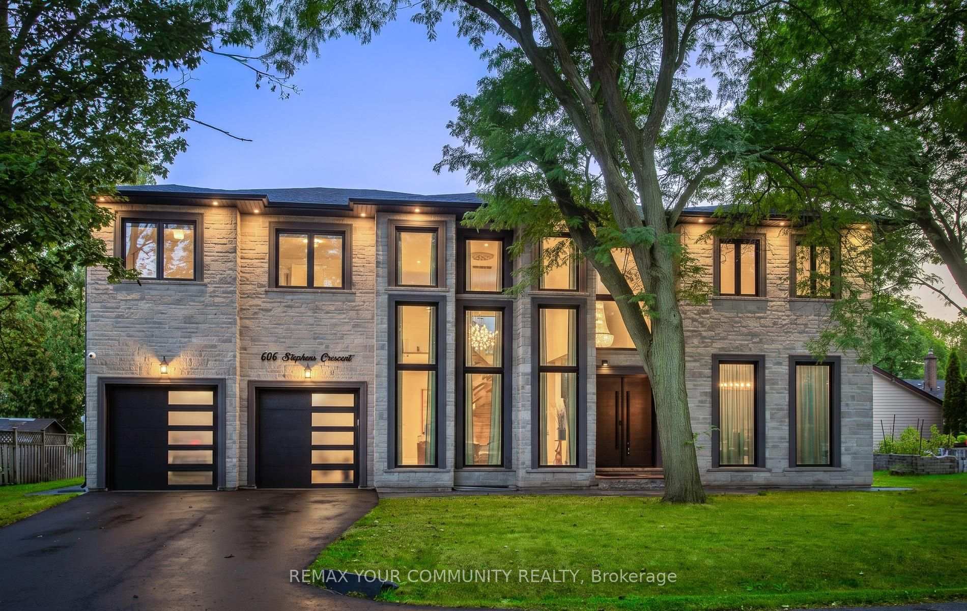 Photo 1 of 606 Stephens Crescent, Oakville, West — HOMEH
