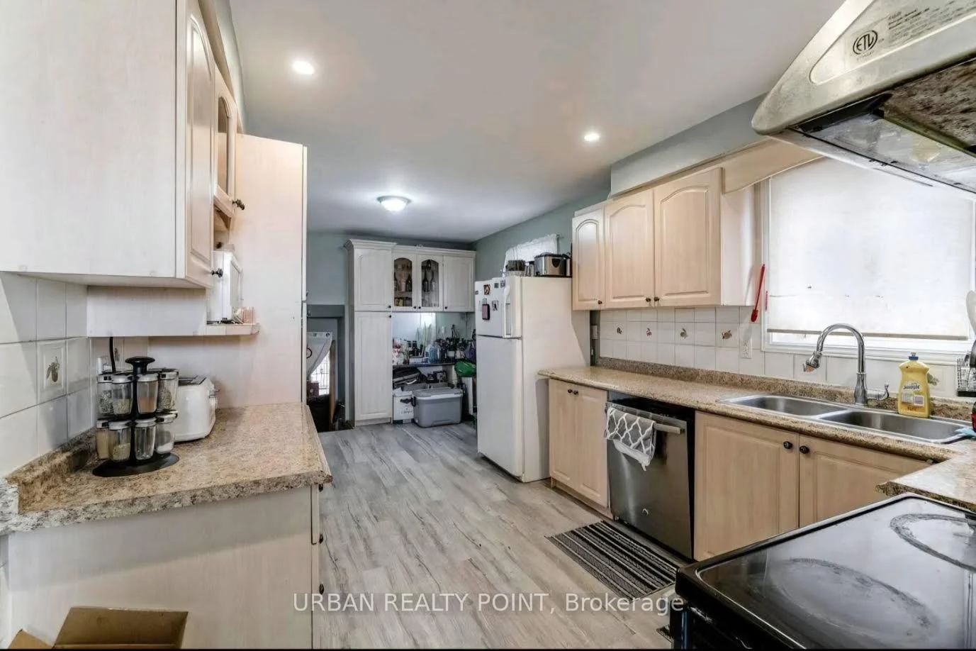 Photo 10 of 52 Fallway Road E, Brampton, Madoc — HOMEH