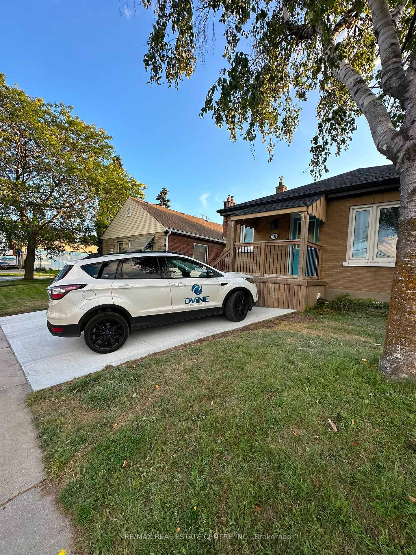 Photo 2 of Unit UPPER LEVEL, 102 Wilson Road S, Oshawa, Central — HOMEH