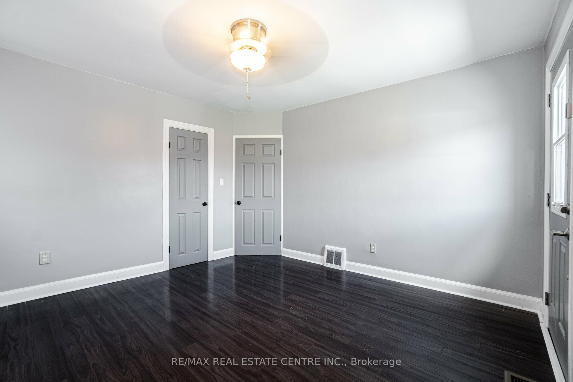 Photo 16 of Unit UPPER LEVEL, 102 Wilson Road S, Oshawa, Central — HOMEH
