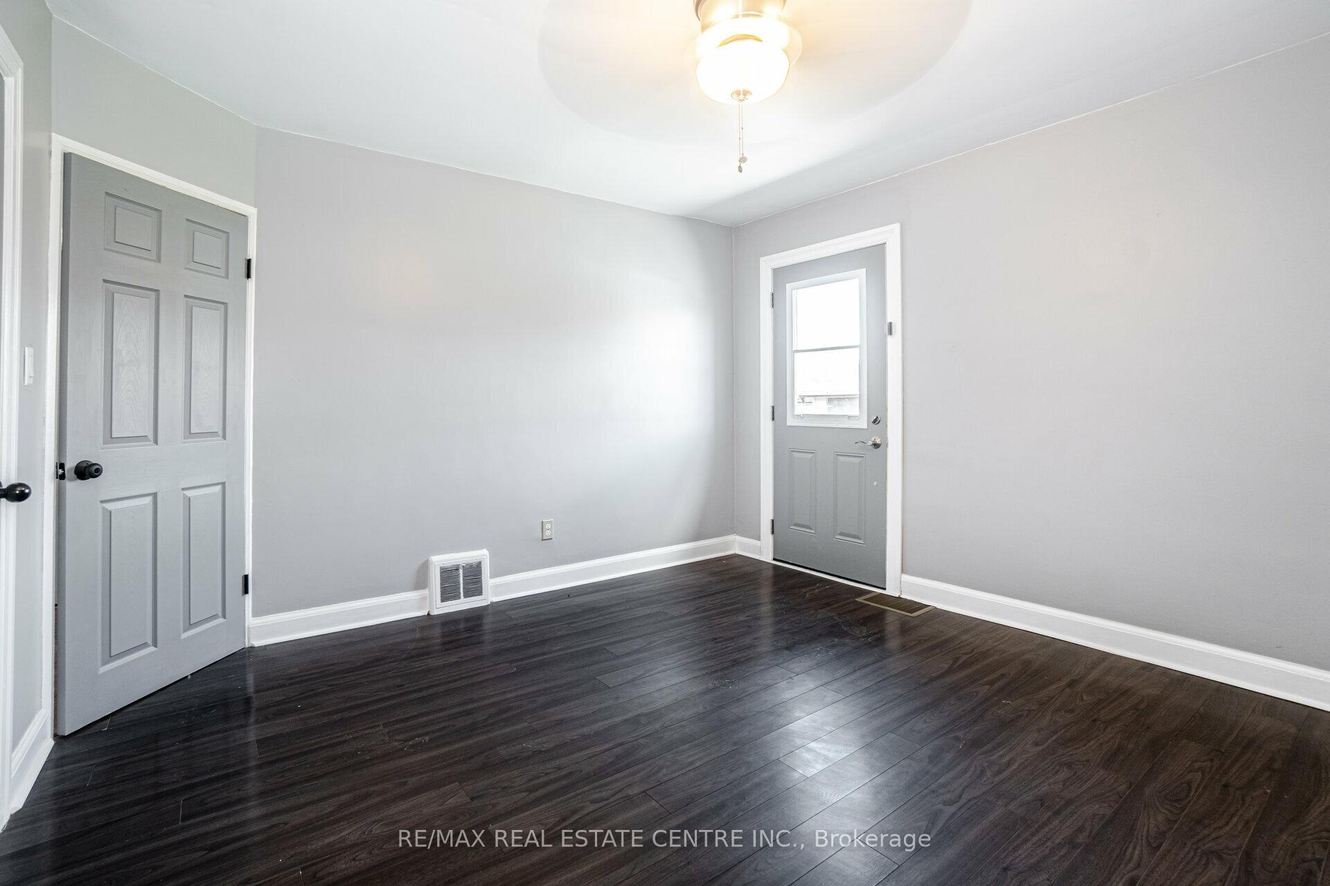 Photo 17 of Unit UPPER LEVEL, 102 Wilson Road S, Oshawa, Central — HOMEH
