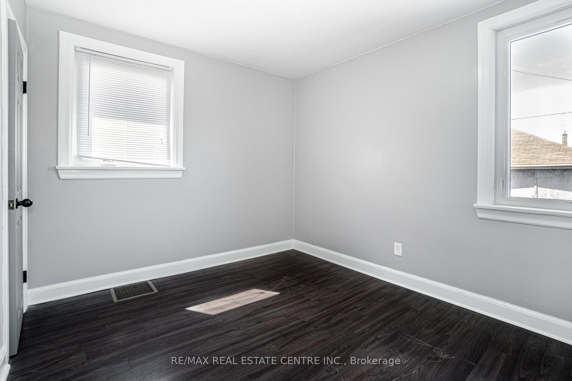 Photo 18 of Unit UPPER LEVEL, 102 Wilson Road S, Oshawa, Central — HOMEH