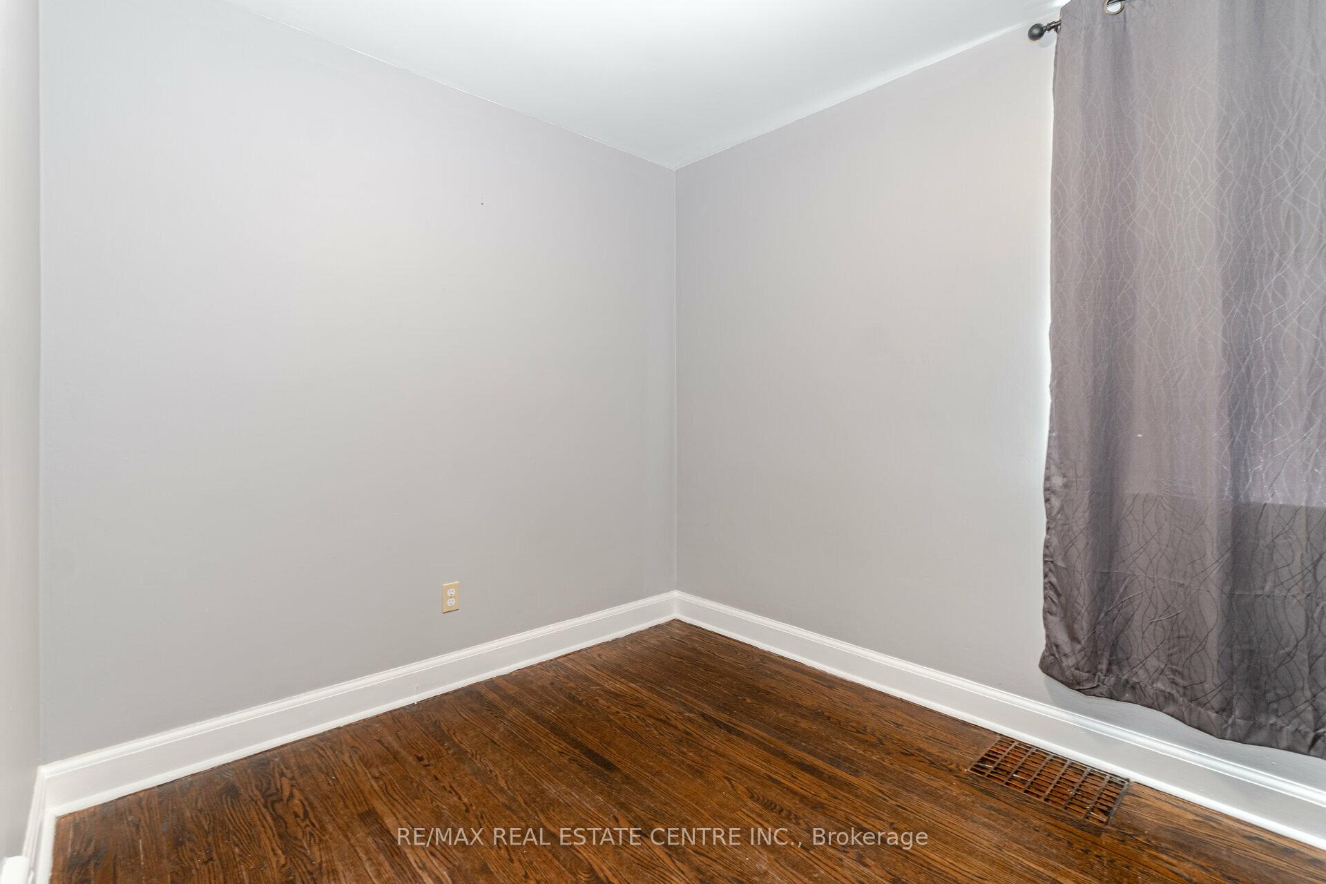 Photo 20 of Unit UPPER LEVEL, 102 Wilson Road S, Oshawa, Central — HOMEH
