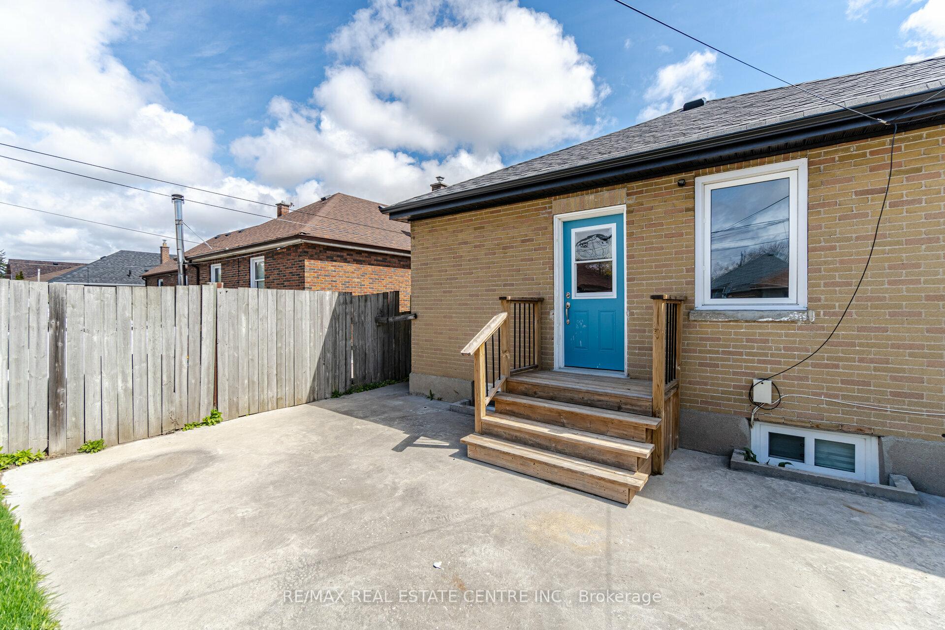Photo 23 of Unit UPPER LEVEL, 102 Wilson Road S, Oshawa, Central — HOMEH