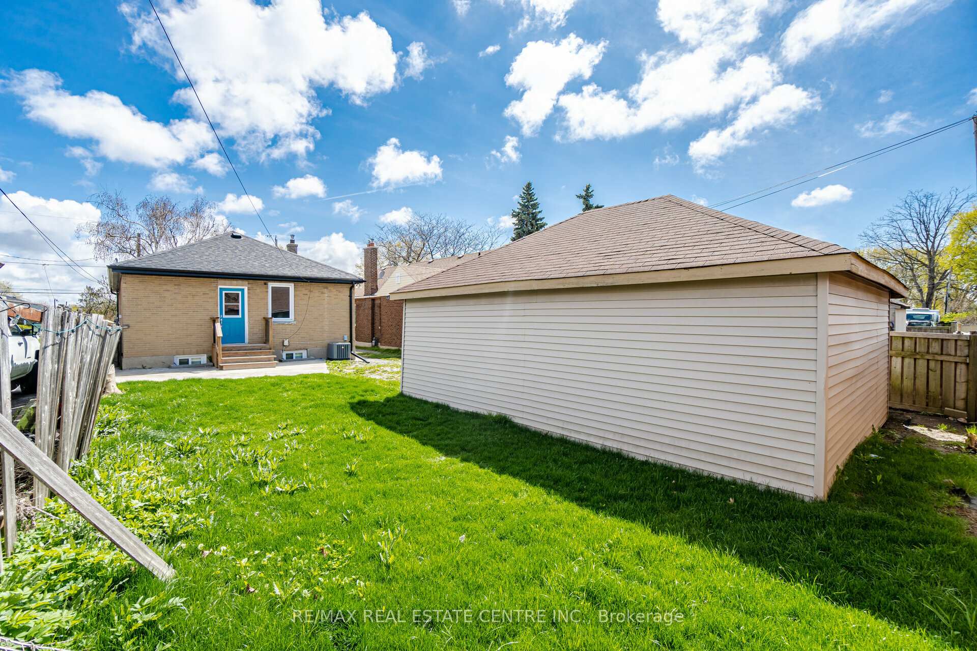 Photo 25 of Unit UPPER LEVEL, 102 Wilson Road S, Oshawa, Central — HOMEH