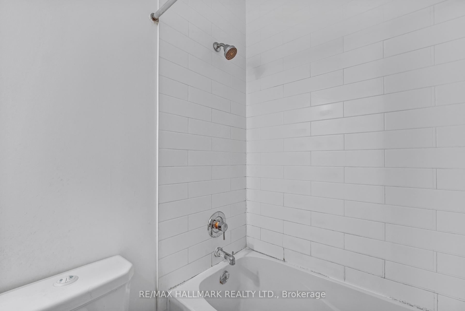 Photo 11 of Unit 913, 169 Fort York Boulevard, Toronto, Niagara — HOMEH
