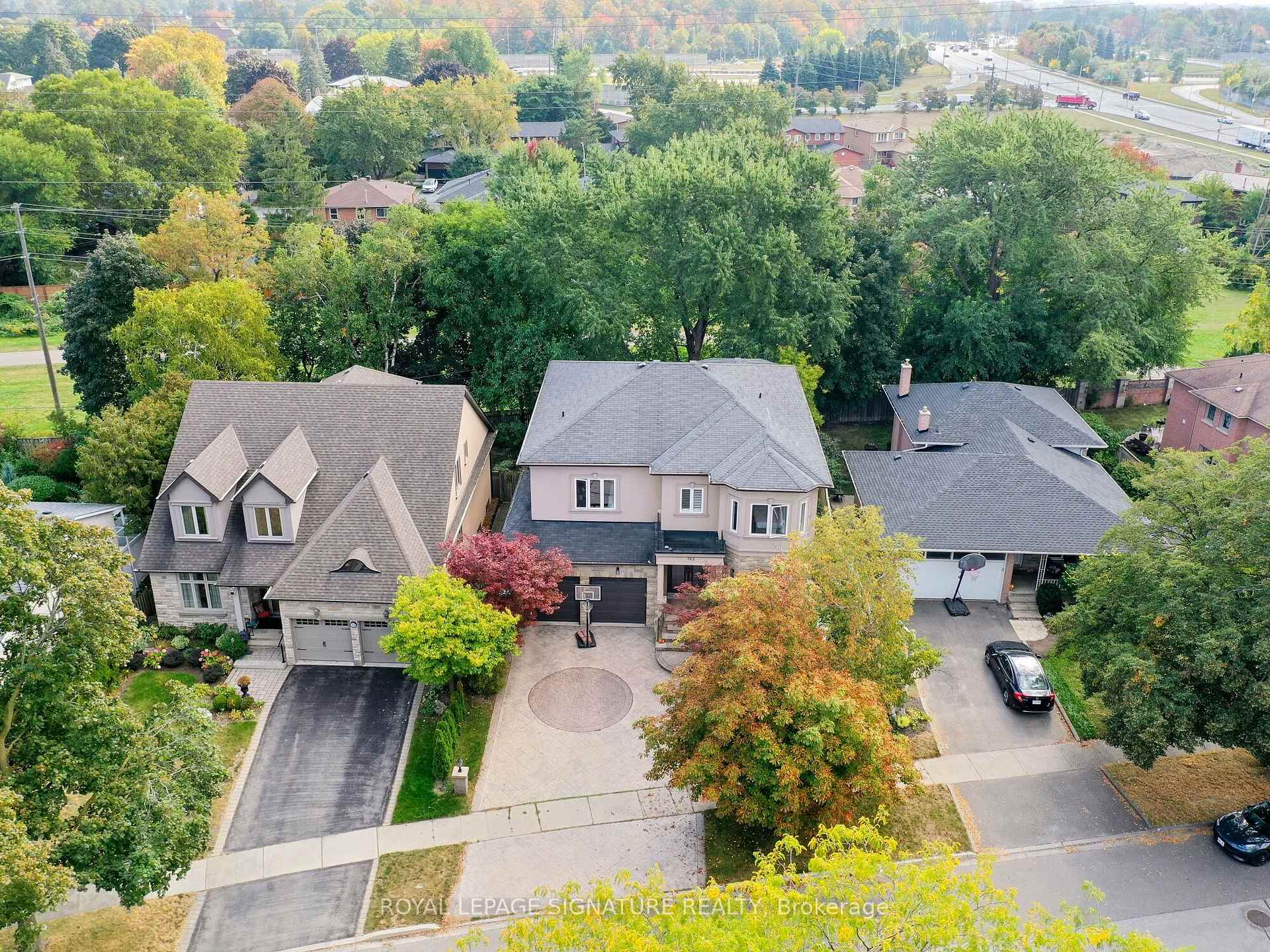 Photo 2 of 762 Duchess Drive, Mississauga, Lakeview — HOMEH