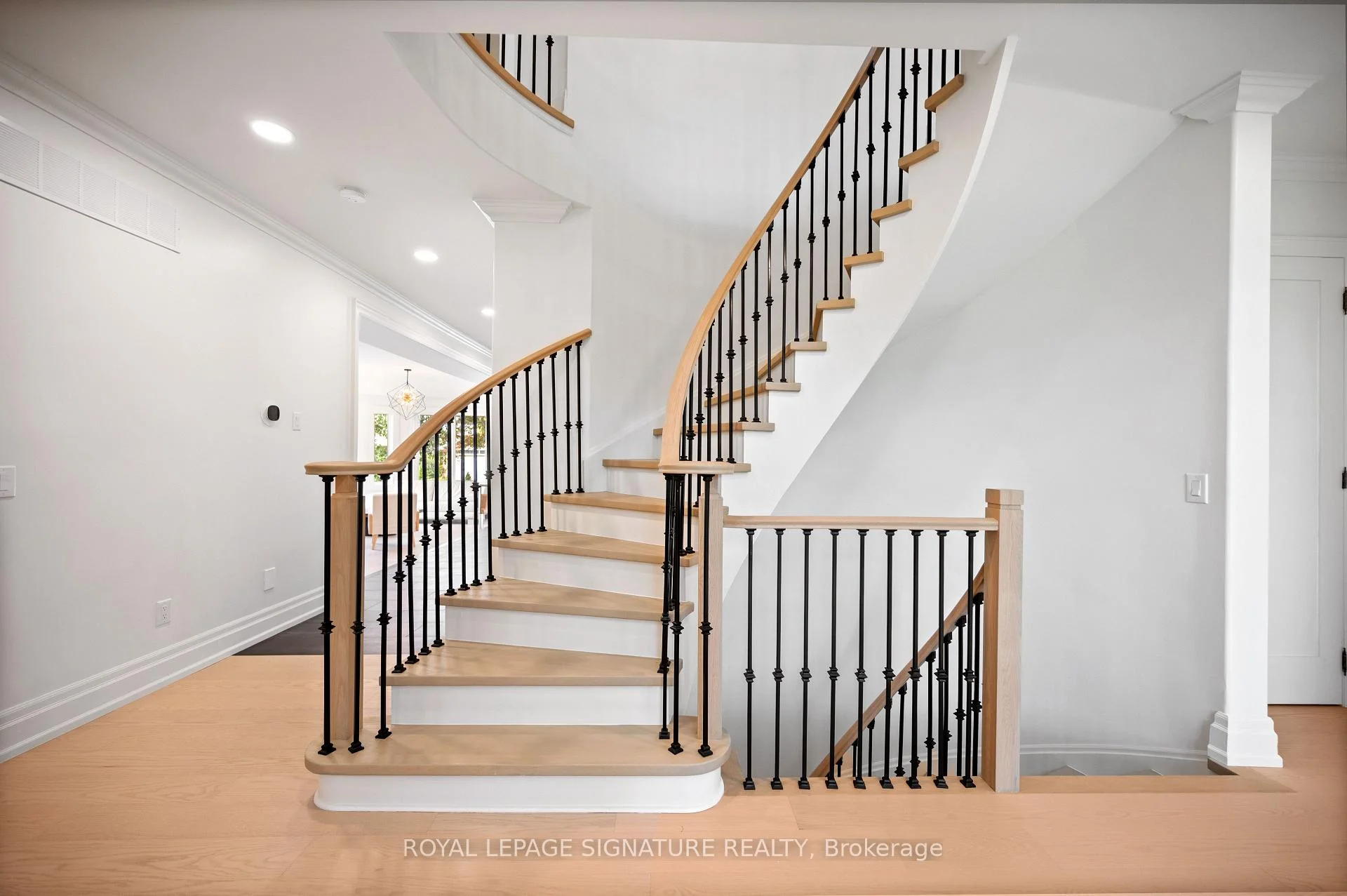 Photo 40 of 762 Duchess Drive, Mississauga, Lakeview — HOMEH