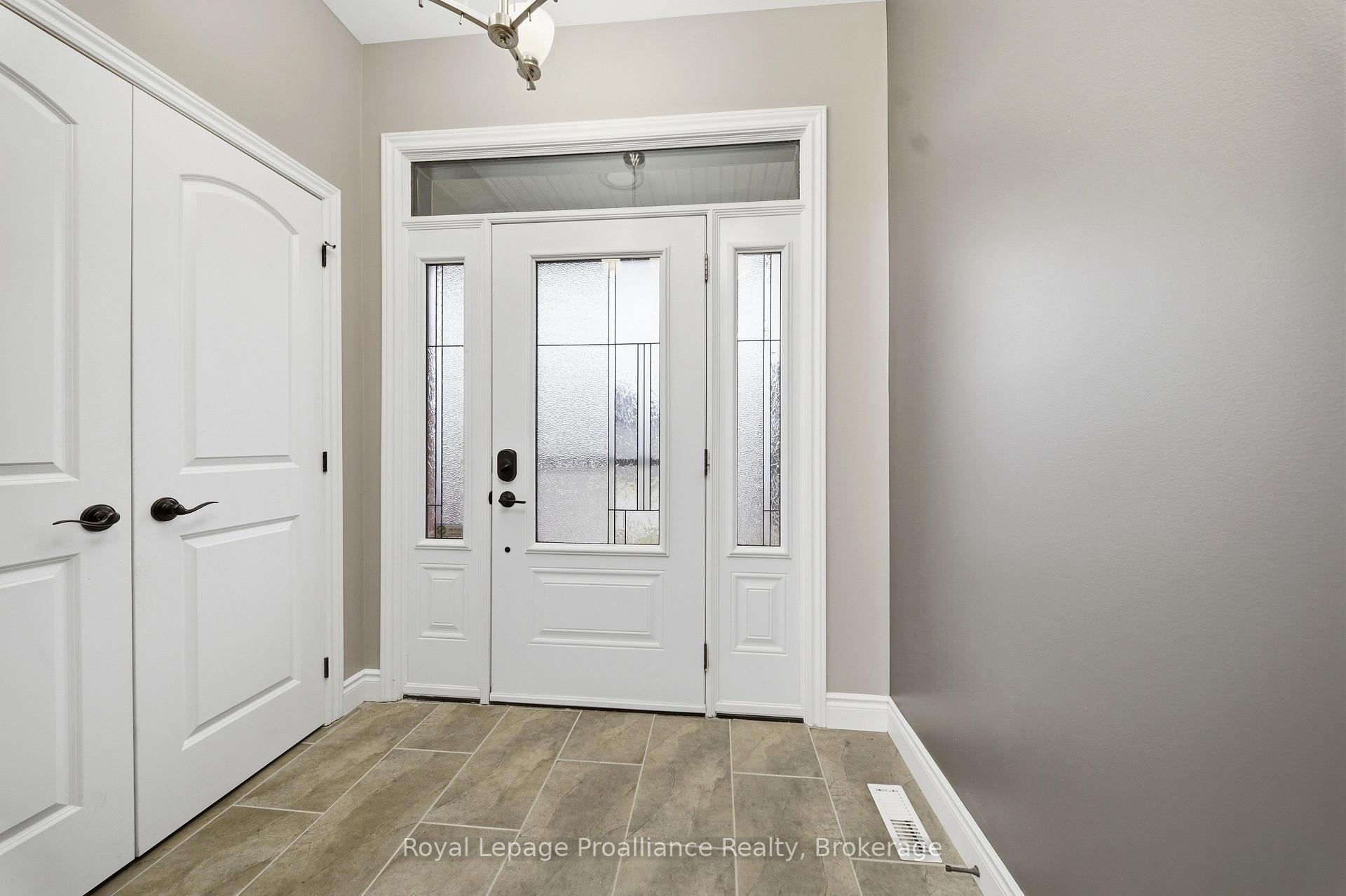 Photo 6 of 32 Walnut Crescent, Belleville, Thurlow Ward — HOMEH