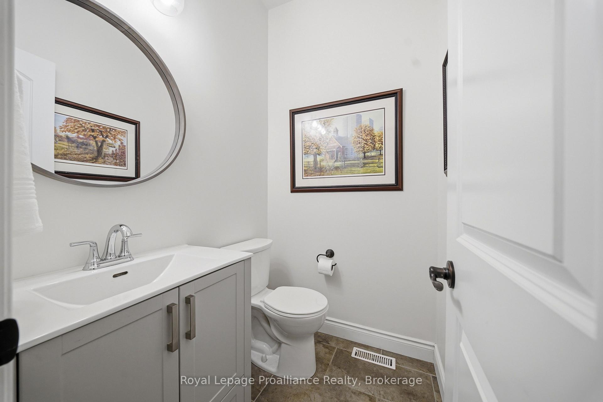 Photo 7 of 32 Walnut Crescent, Belleville, Thurlow Ward — HOMEH