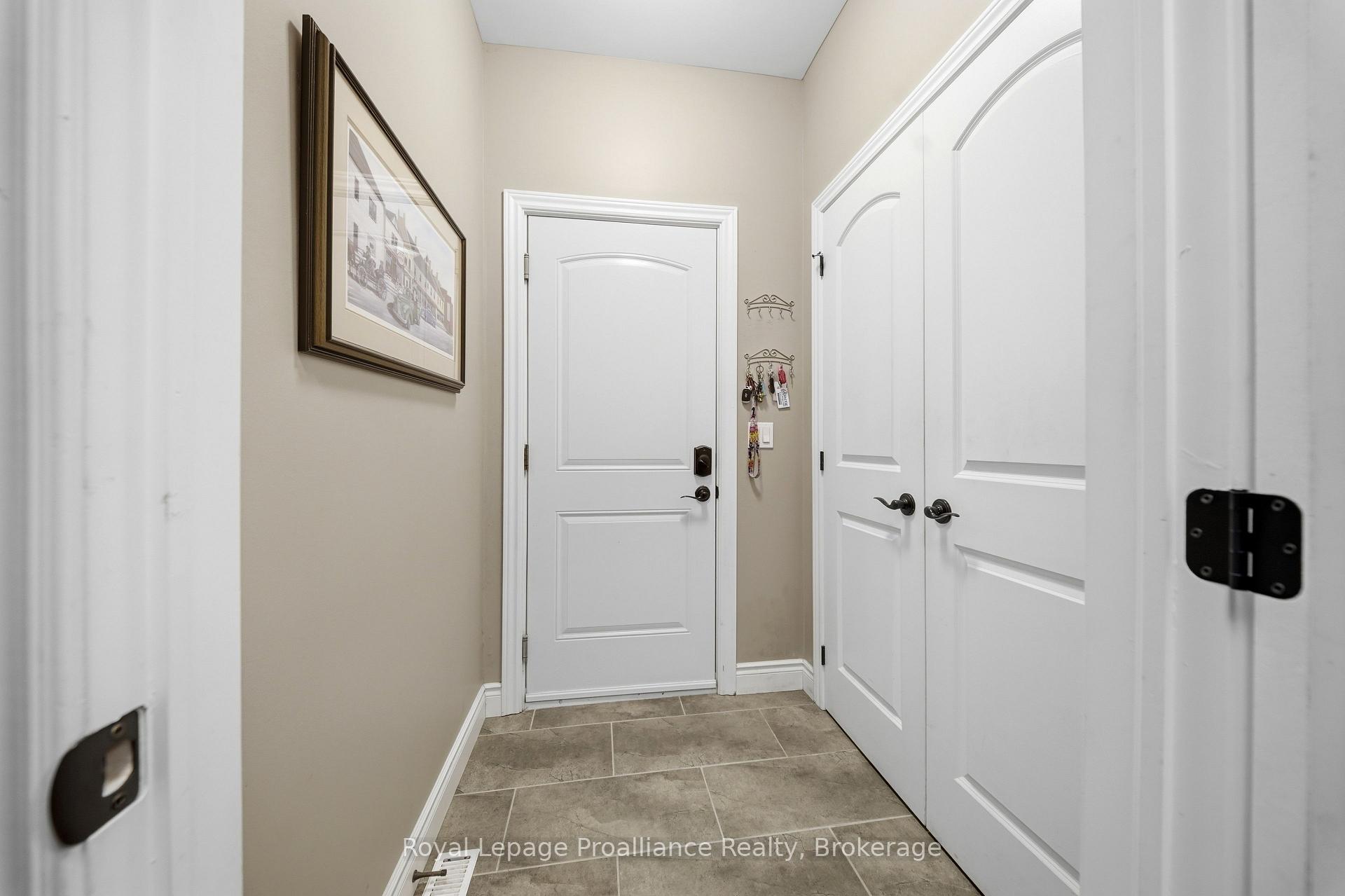 Photo 8 of 32 Walnut Crescent, Belleville, Thurlow Ward — HOMEH