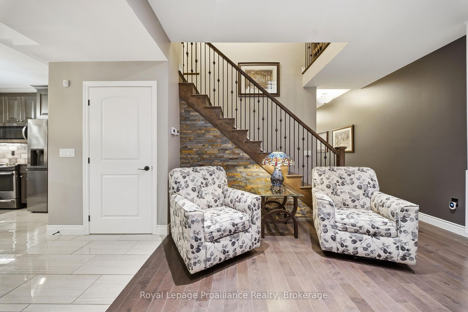 Photo 12 of 32 Walnut Crescent, Belleville, Thurlow Ward — HOMEH