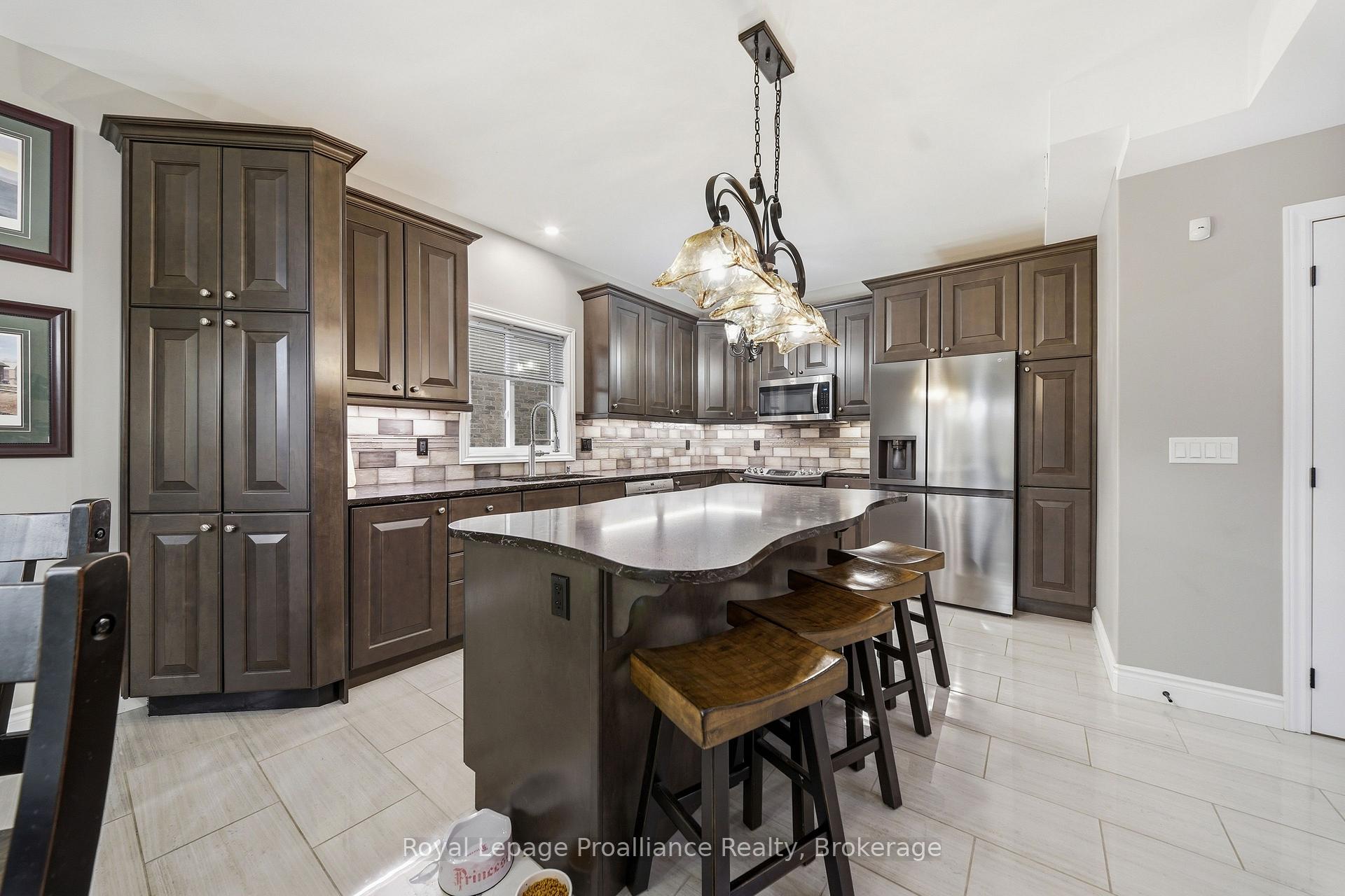 Photo 13 of 32 Walnut Crescent, Belleville, Thurlow Ward — HOMEH