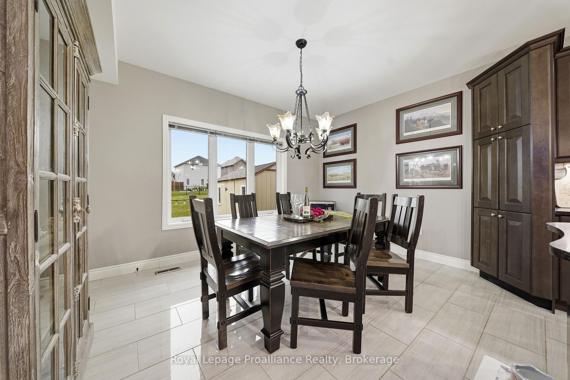 Photo 14 of 32 Walnut Crescent, Belleville, Thurlow Ward — HOMEH