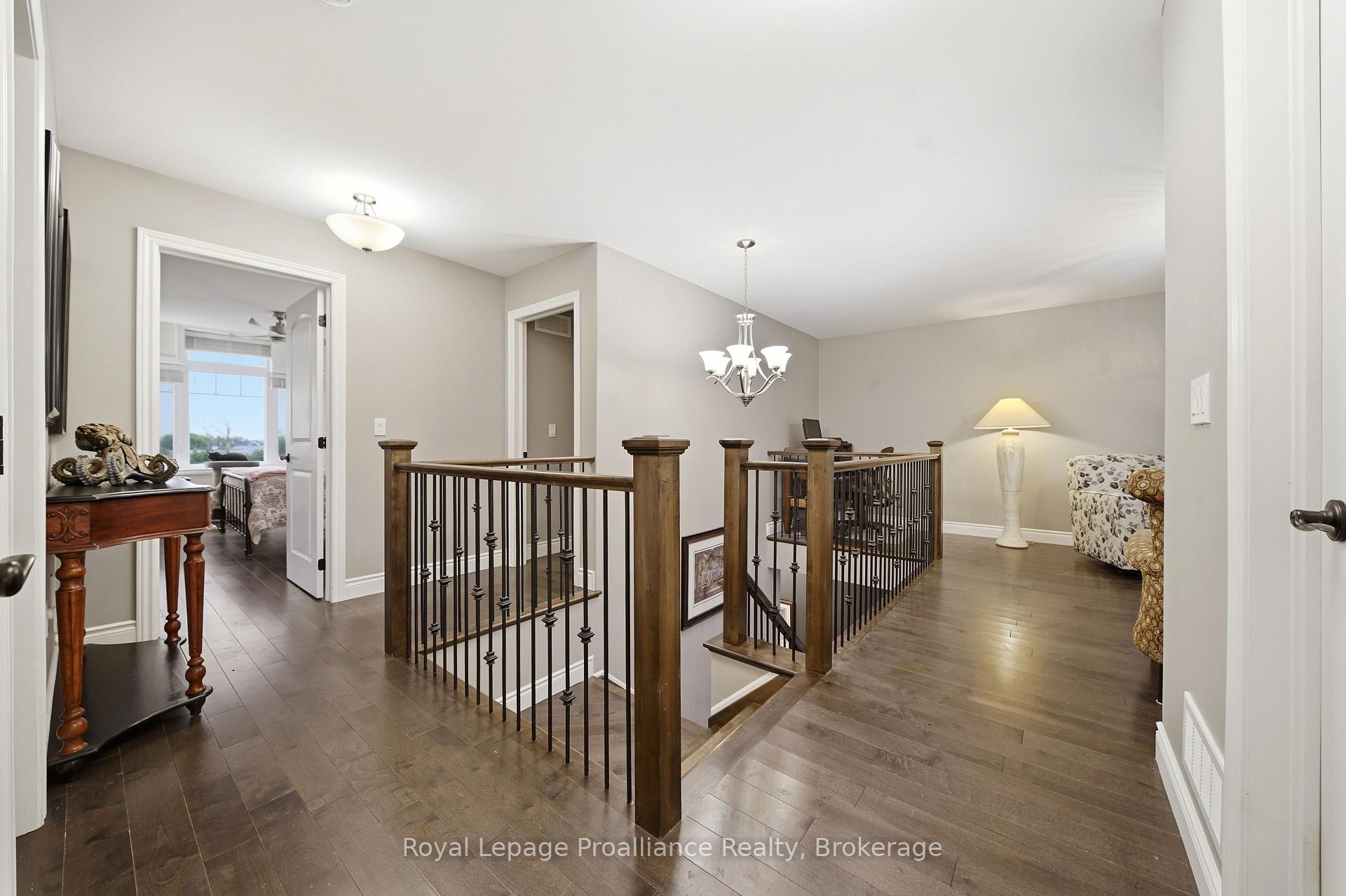 Photo 19 of 32 Walnut Crescent, Belleville, Thurlow Ward — HOMEH