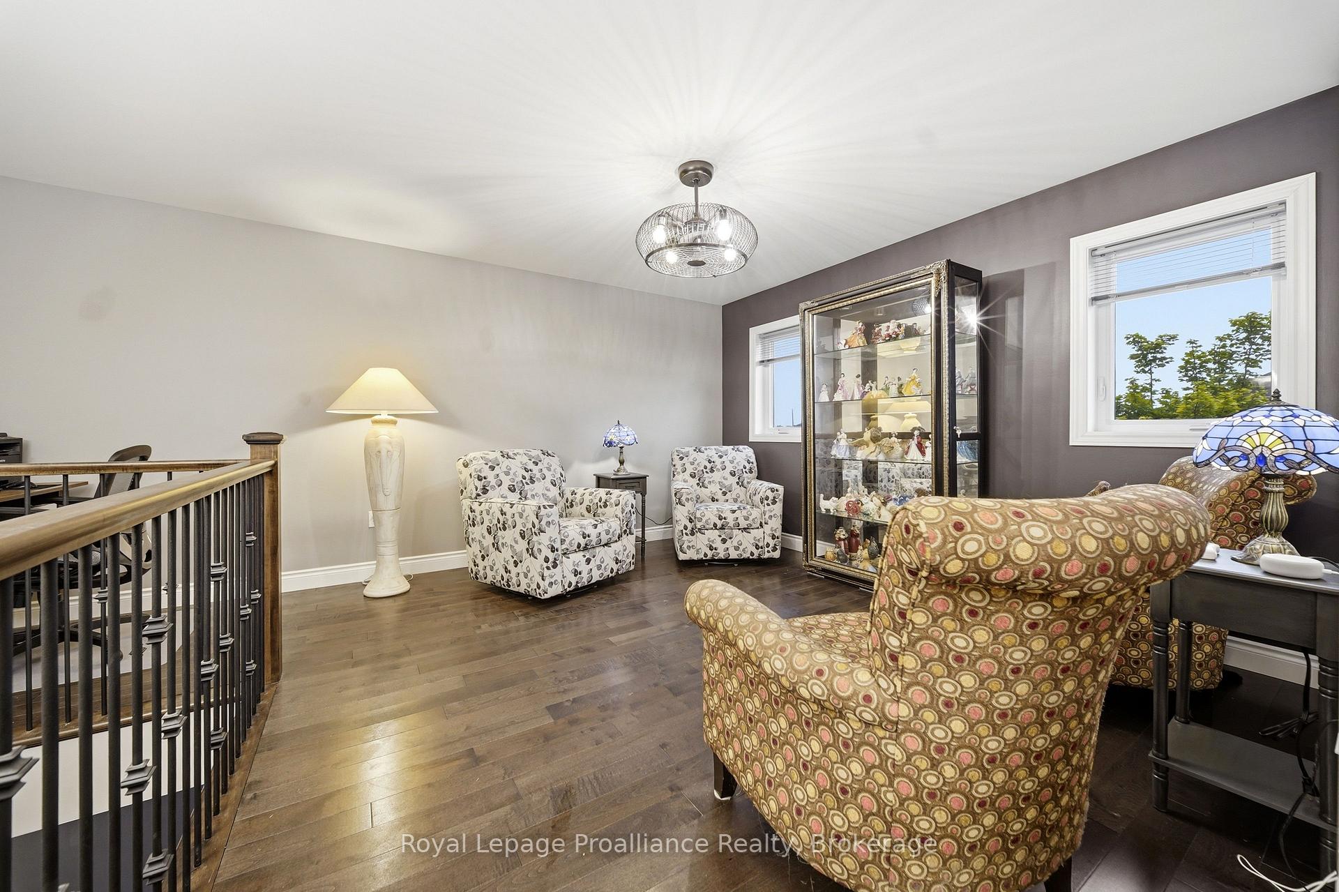 Photo 20 of 32 Walnut Crescent, Belleville, Thurlow Ward — HOMEH