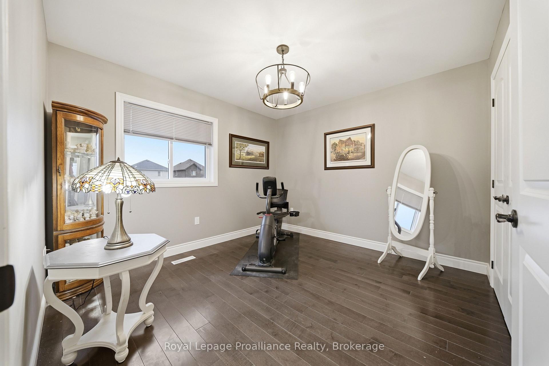 Photo 23 of 32 Walnut Crescent, Belleville, Thurlow Ward — HOMEH