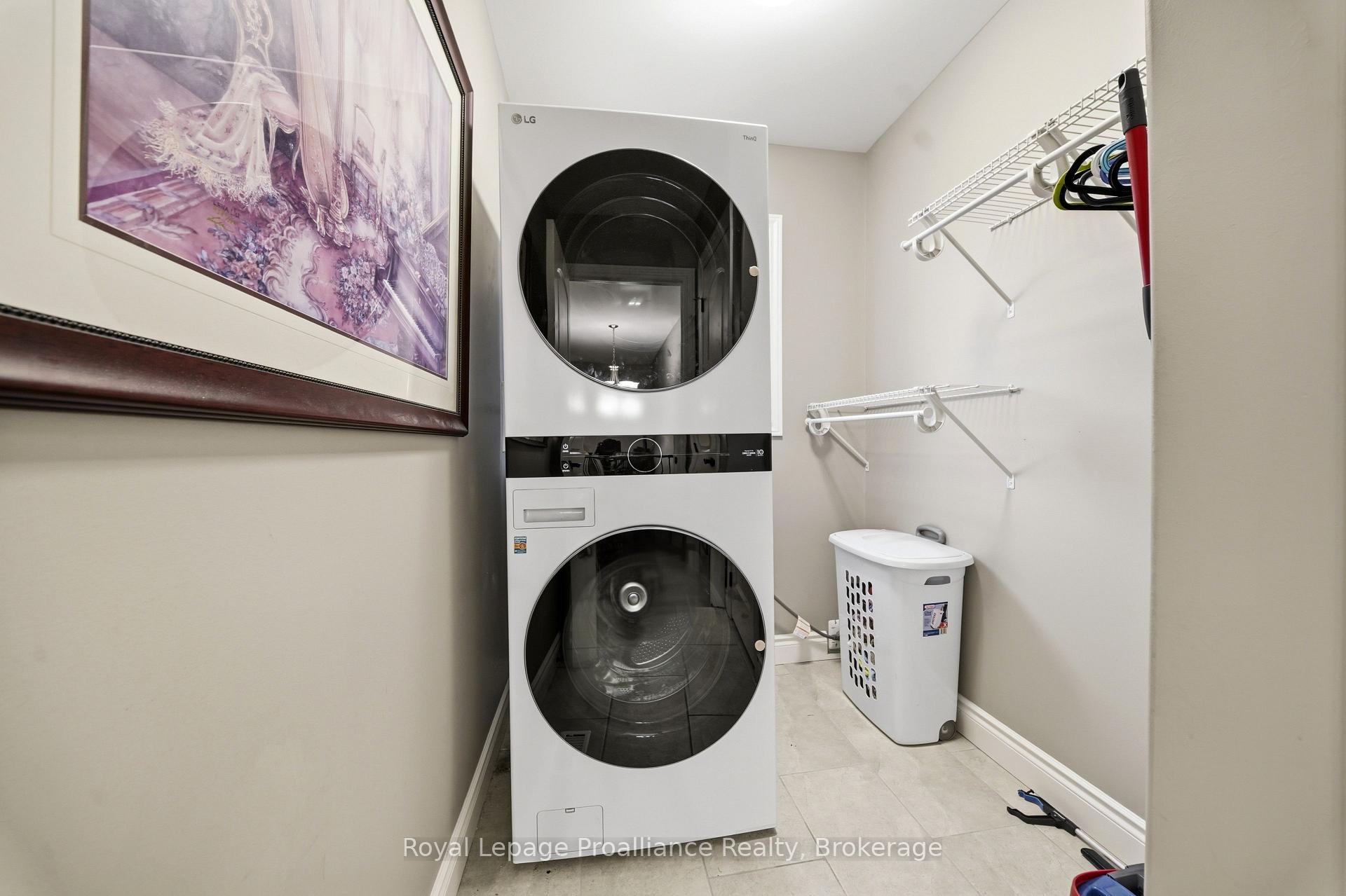 Photo 25 of 32 Walnut Crescent, Belleville, Thurlow Ward — HOMEH