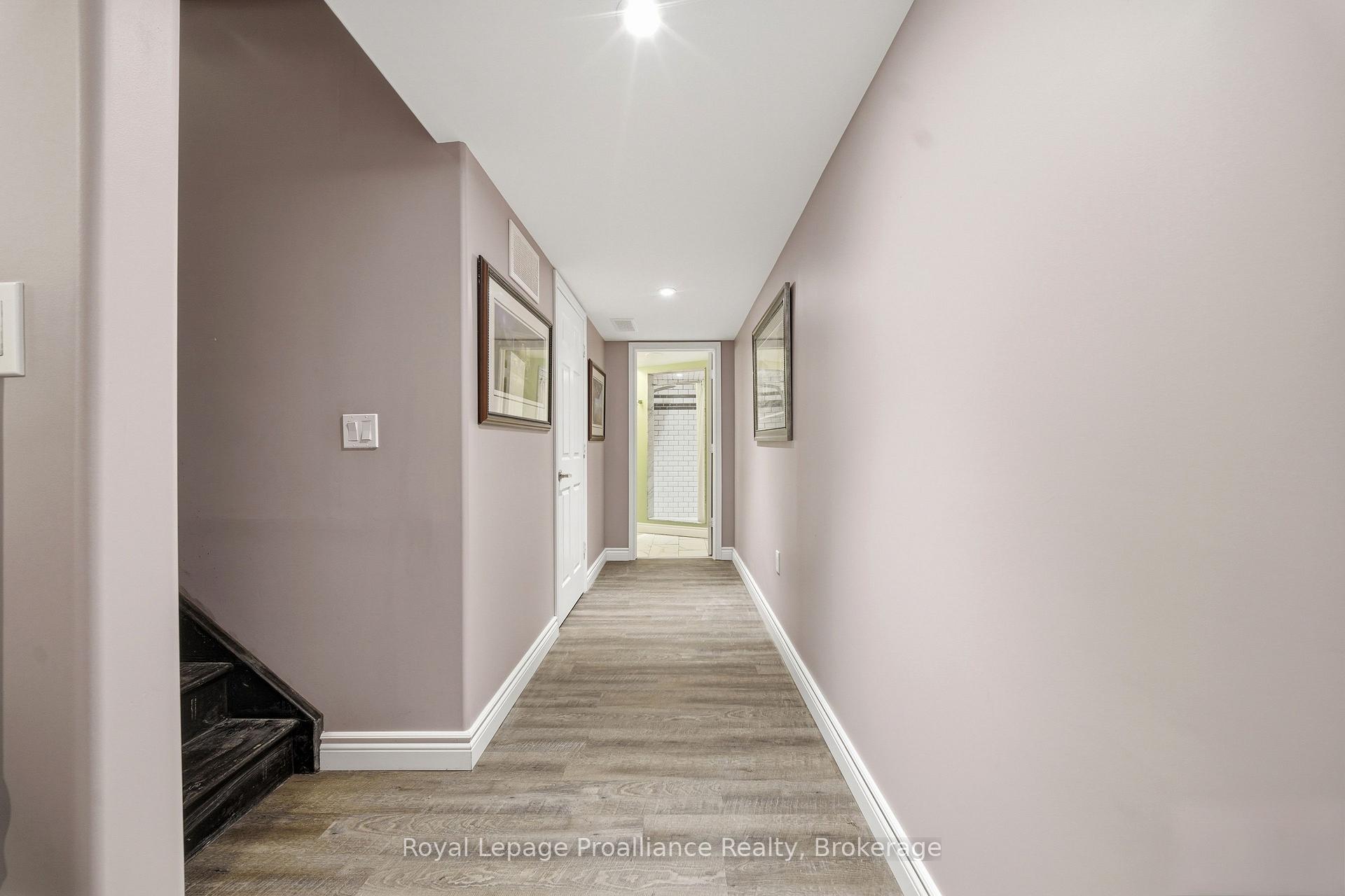 Photo 33 of 32 Walnut Crescent, Belleville, Thurlow Ward — HOMEH
