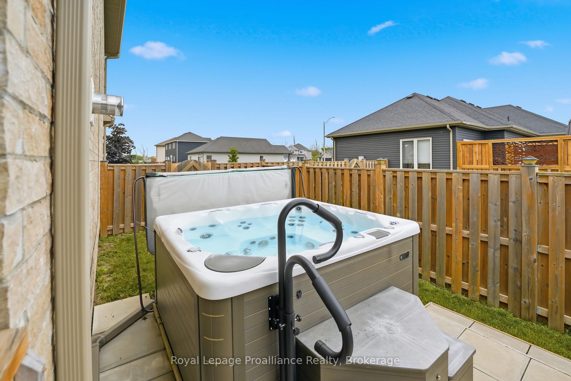 Photo 38 of 32 Walnut Crescent, Belleville, Thurlow Ward — HOMEH