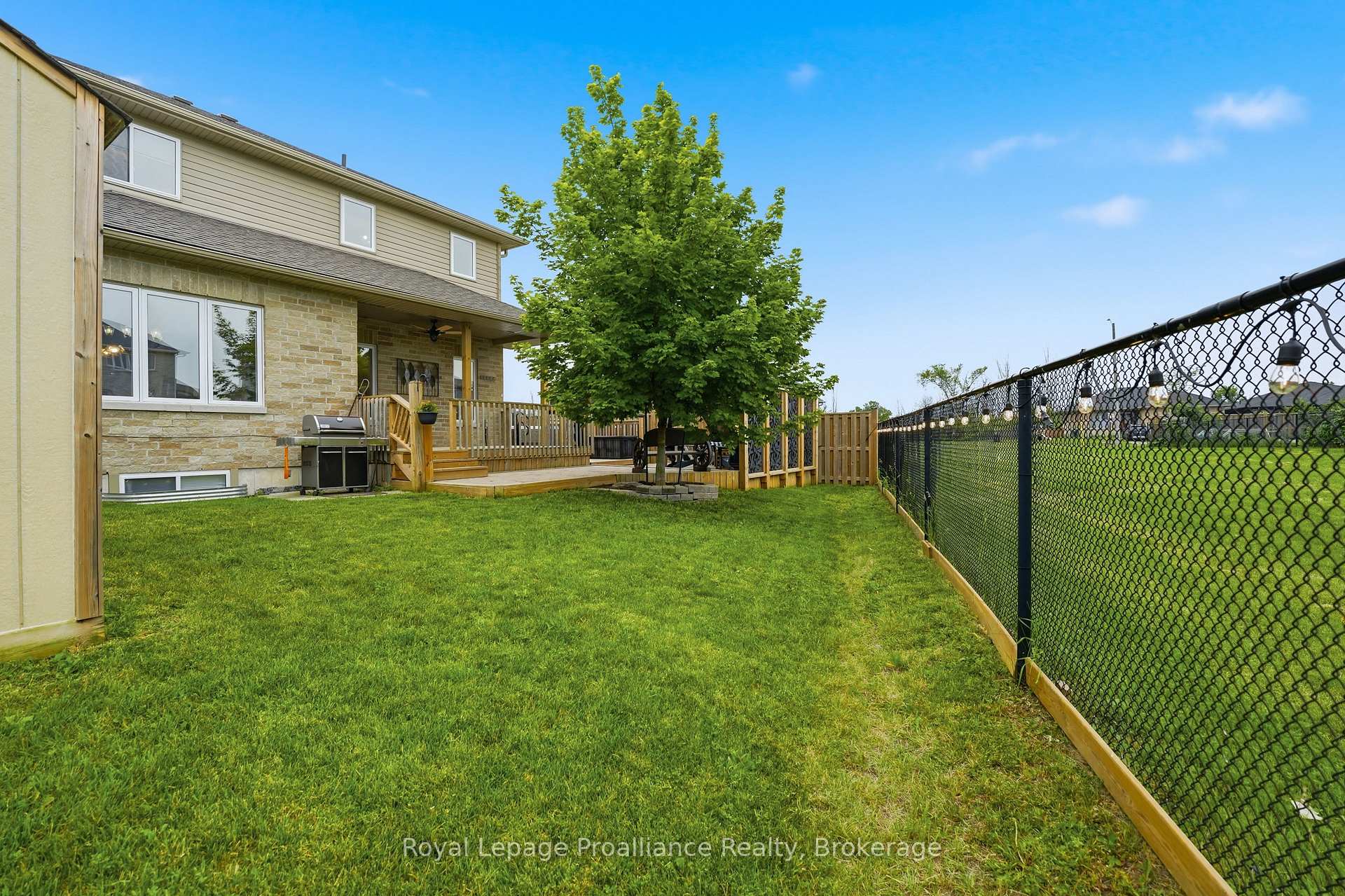 Photo 43 of 32 Walnut Crescent, Belleville, Thurlow Ward — HOMEH