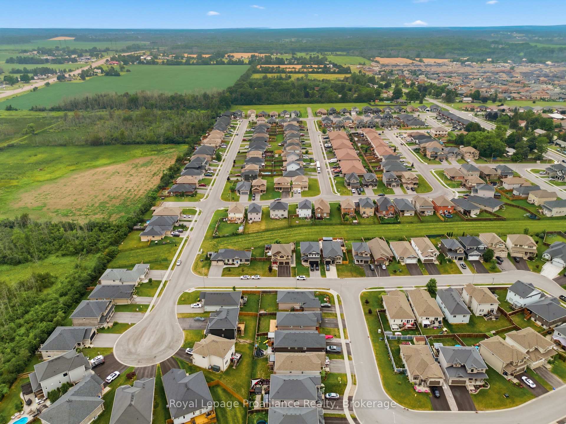 Photo 47 of 32 Walnut Crescent, Belleville, Thurlow Ward — HOMEH