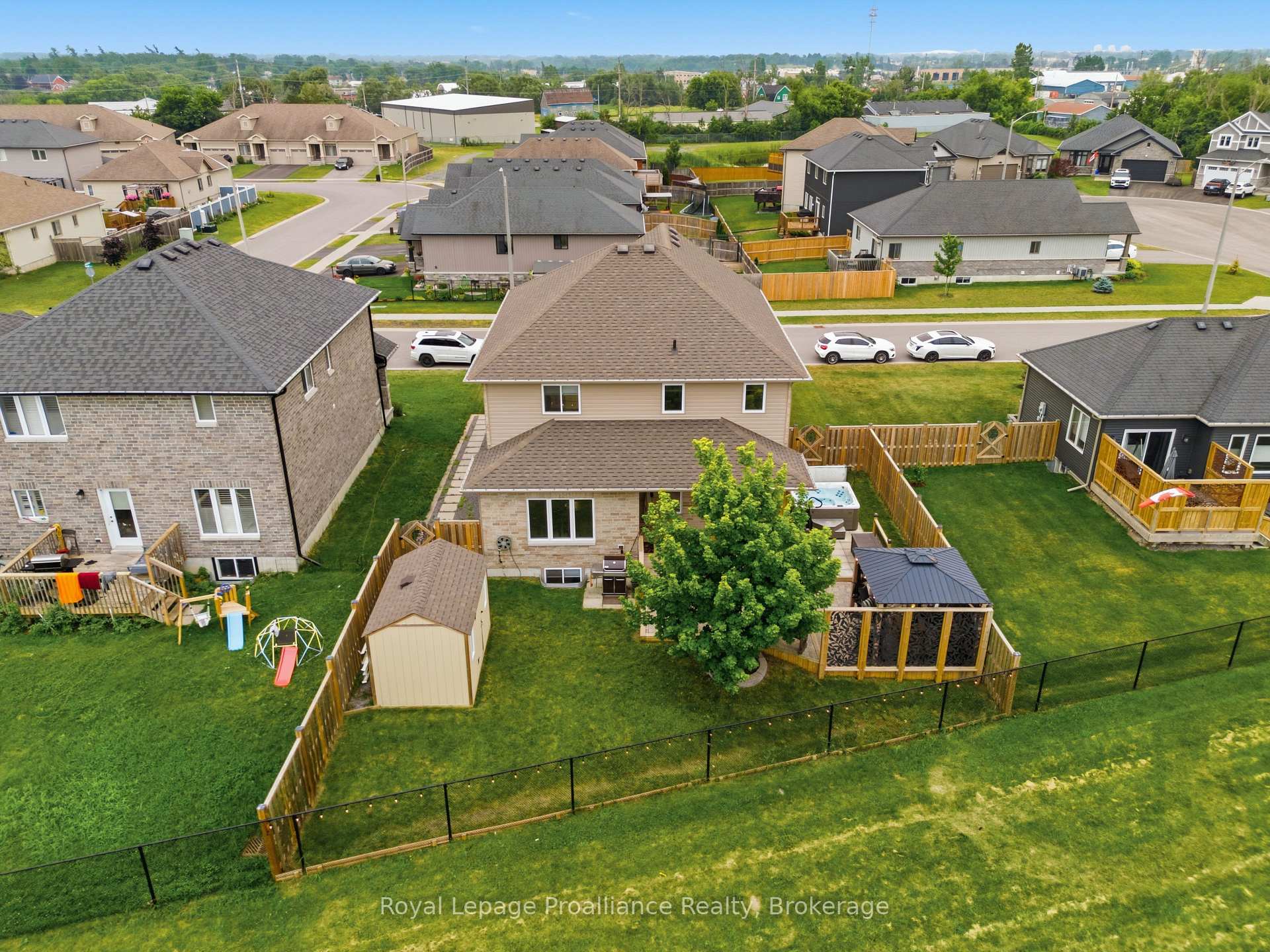 Photo 49 of 32 Walnut Crescent, Belleville, Thurlow Ward — HOMEH